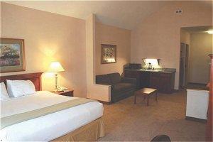 Holiday Inn Express Hotel & Suites Saginaw 2501 Tittabawassee Road