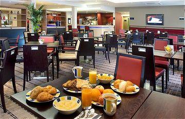 Holiday Inn Express Birmingham Oldbury Birchley Park