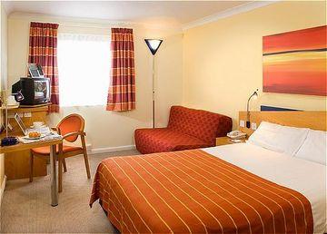 Holiday Inn Express Birmingham Oldbury Birchley Park