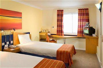 Holiday Inn Express Birmingham Oldbury Birchley Park