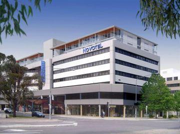 Novotel Hotel Canberra 65 Northbourne Avenue