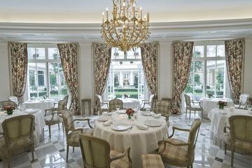 Hotel Le Bristol Paris 112 Rue Du Faubourg Saint Honore