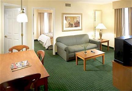 TownePlace Suites Six Flags Arlington (Texas) 1709 East Lamar Boulevard