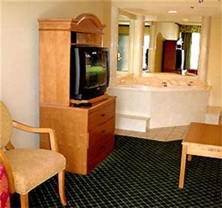 Fairfield Inn East Kalamazoo 3800 East Cork Street