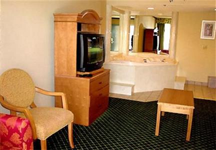 Fairfield Inn East Kalamazoo 3800 East Cork Street