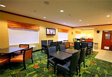 Fairfield Inn & Suites Airport Kansas City (Missou 11820 Nw Plaza Circle