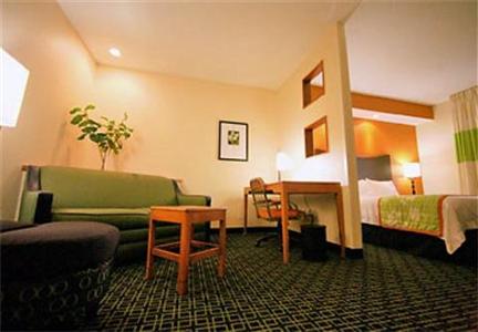 Fairfield Inn & Suites Airport Kansas City (Missou 11820 Nw Plaza Circle