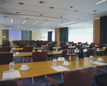 Hilton Hotel Dusseldorf Georg Glock Strasse 20