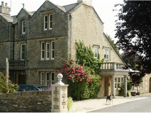 Hillborough House Bed and Breakfast Burford The Green Shipton Road