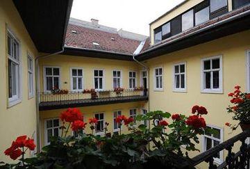 City Guesthouse Flora Hotel Budapest Harsfa Utca 59/B