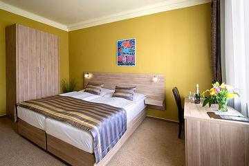 Denisa Hotel Prague Narodni obrany 33