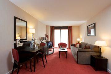 Fraser Suites Harmonie Paris La Defense Courbevoie 6 Boulevard De Neuilly