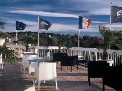 Cube Hotel Villeneuve-les-Avignon Impasse du Rhône