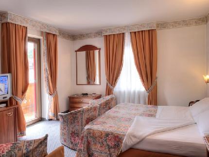 Hotel Astoria Canazei Via Roma 98