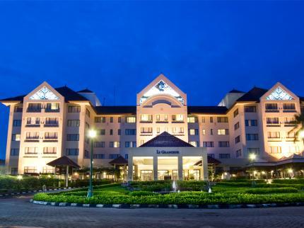 Le Grandeur Hotel Balikpapan Jl. Jend. Sudirman