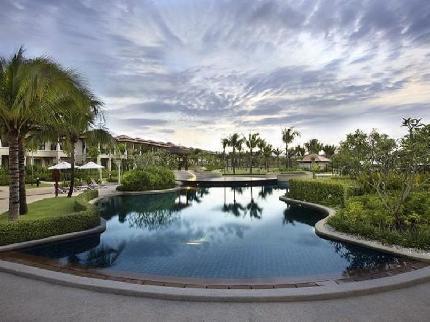 Outrigger Laguna Phuket Resort & Villas 116/13 Moo 6 Tambol Cherngtalay Amphur Talang