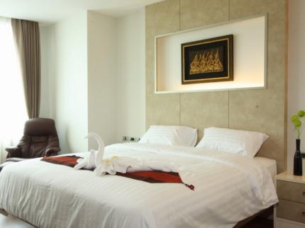 V Residence Bangkok 704/1 Sukhumvit Road