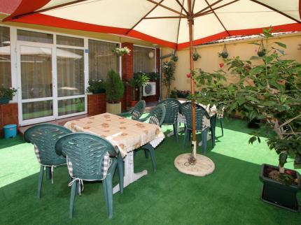 Hotel Color Varna 23 A Rali Mavridov Str.