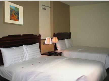 Penview Hotel Kuching 3411, Block D, Jalan Tun Razak