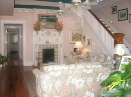 Mansion House Bed & Breakfast Saint Petersburg 105 5Th Avenue Ne