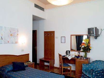 Soggiorno Madrid Hotel Florence Viale Redi 1