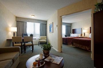 Quality Suites Montreal Aeroport Pointe Claire 6300 Transcanadienne