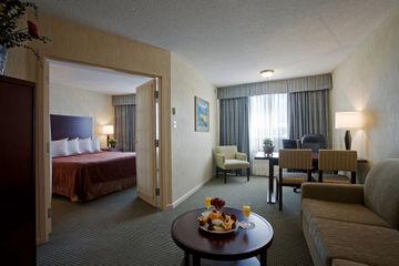 Quality Suites Montreal Aeroport Pointe Claire 6300 Transcanadienne