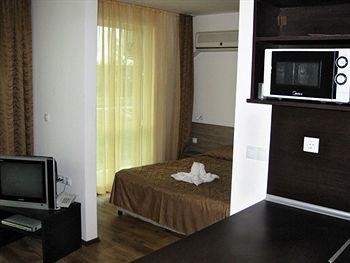 Sarafovo Plaza Hotel Angel Dimitrov St., Sarafovo