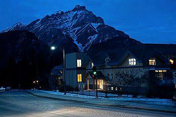 Banff Y Mountain Lodge 102 Spray Avenue