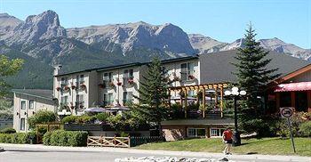 The Drake Inn Canmore 909 Railway Avenue