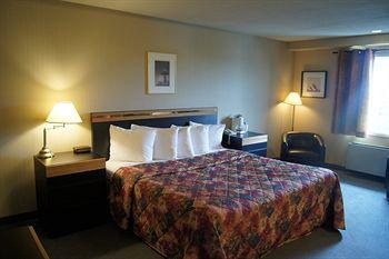 Hotel L'Express Longueuil 2800 Marie-Victorin Boulevard