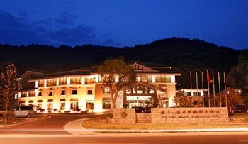 West Lake Hillview International Hotel 37 Lianghuafeng Road, Yuhuang Mountain