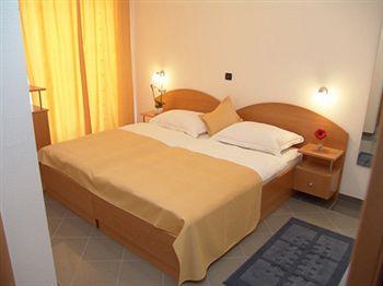 Sunce Hotel Podstrana Grljevacka 146