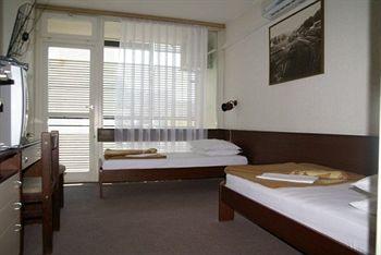 Hostel Zeljeznicar Split Gradišćanskih hrvata 16