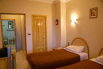 Royal House Hotel Luxor Al Mahad El Deni Street