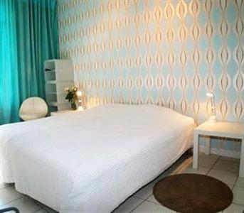 Hotel Saint Charles Antibes 10 rue Saint Charles