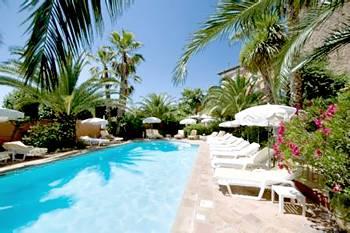 L'Arena Hotel Frejus 145, rue General de Gaulle