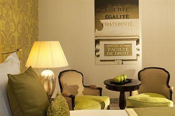 Hotel Le Petit Paris 214 Rue Saint Jacques