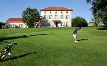 Hotel Golf De Saint-Junien Les Jouberties