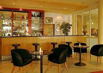 InterCityHotel Rostock Herweghstrasse 51