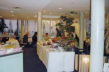 Golden Leaf Hotel Stuttgart Zuffenhausen Schützenbühlstraße 16