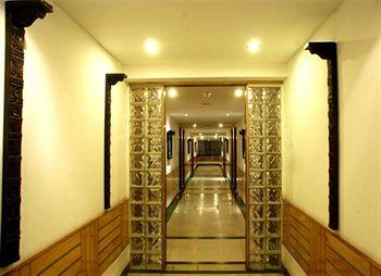 Usha Kiran Palace Hotel Agra Pratappura Crossing, M.G. Road