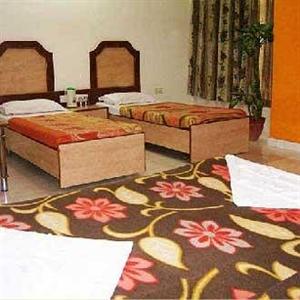 Hotel Gangothri No 14, 80ft Road, Geeta Mansion, 6th Block, Near Hanuman Mandir