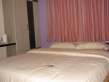 Maple Leaf Hotel Bangalore #295, 2nd Main Road, JP nagar 3rd Phase