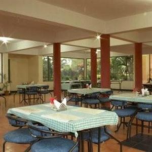 The Country Club Lakeside Hotel Bangalore 20/1,524 Near Attibele, Next to Ramee Guest Line Hotel Hosur Road