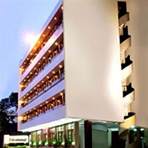 Hotel Excellency Kochi PB No 1748 Nettipadam Road Off MG Road Jos Jn.