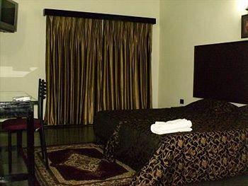 Guest Inn Suites Castle Hyderabad 8-2-438/2. Road # 4