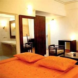 Hotel Glitz Jaipur Sitarampuri, Near Brampuri Police Station, Amer Road