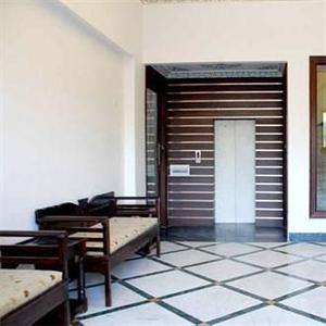 Hotel Glitz Jaipur Sitarampuri, Near Brampuri Police Station, Amer Road