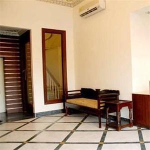 Hotel Glitz Jaipur Sitarampuri, Near Brampuri Police Station, Amer Road